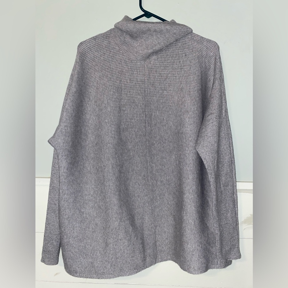 Greige Soft Gray Lightweight Sweater Size Extra Large